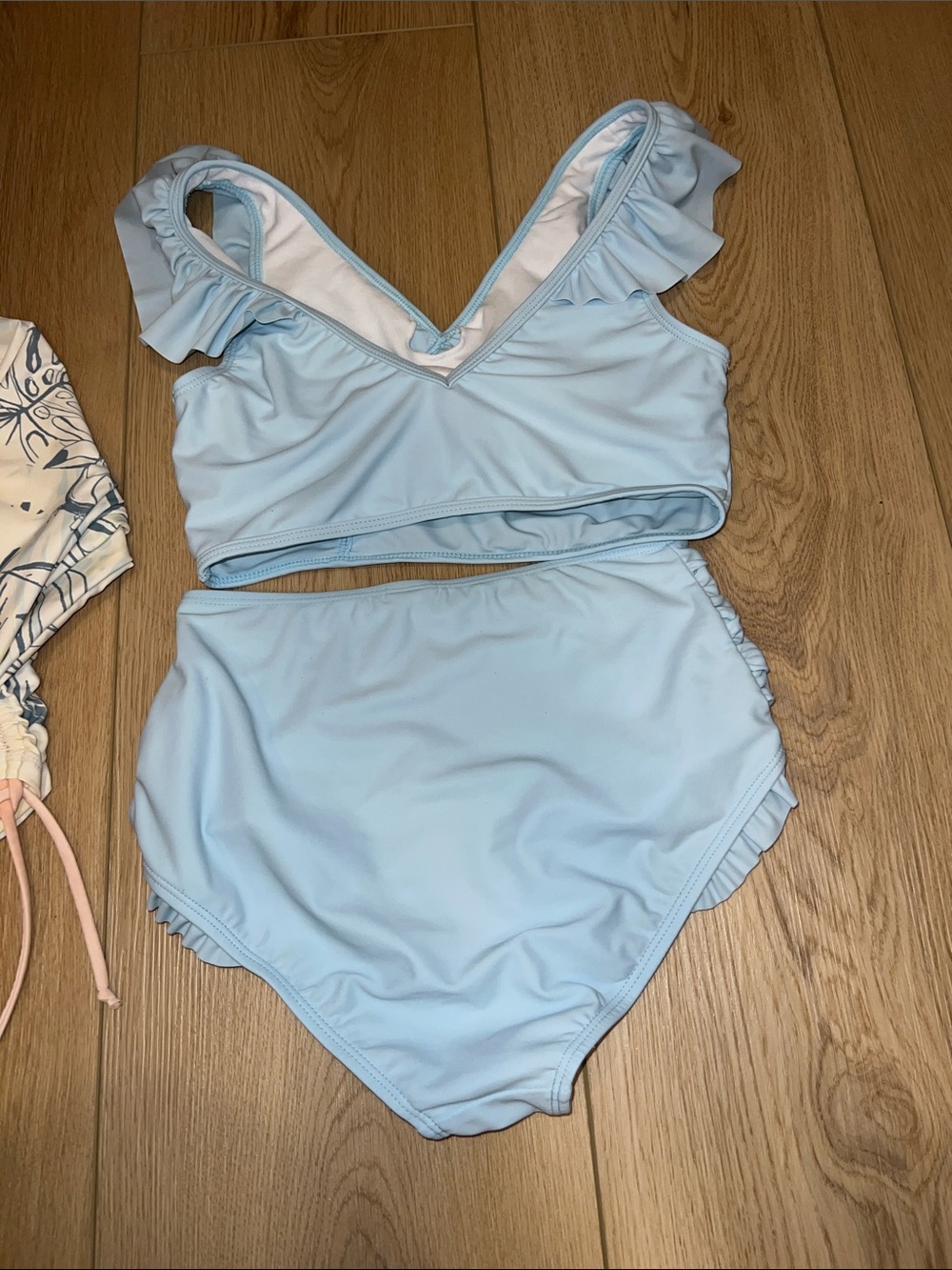 Girls' Light Blue Ruffle Bikini Set with Tropical Rash Guard - Picture 4 of 10